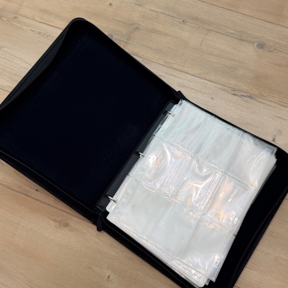 Baseball Trading Card Large Binder LIKE NEW - Picture 2 of 2